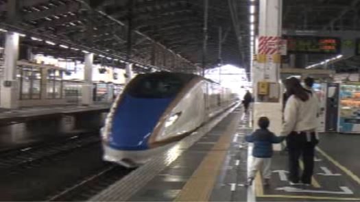 「じいちゃんに会いに」雪景色に喜び　帰省ラッシュでJR新潟駅も混雑【新潟】