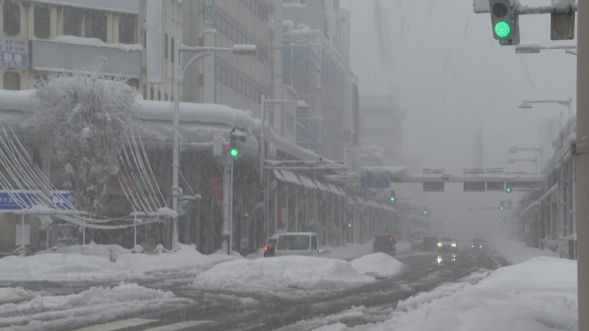 【大雪警戒】今シーズン初の長岡市で積雪1mに、25日まで大雪に注意・警戒【新潟】